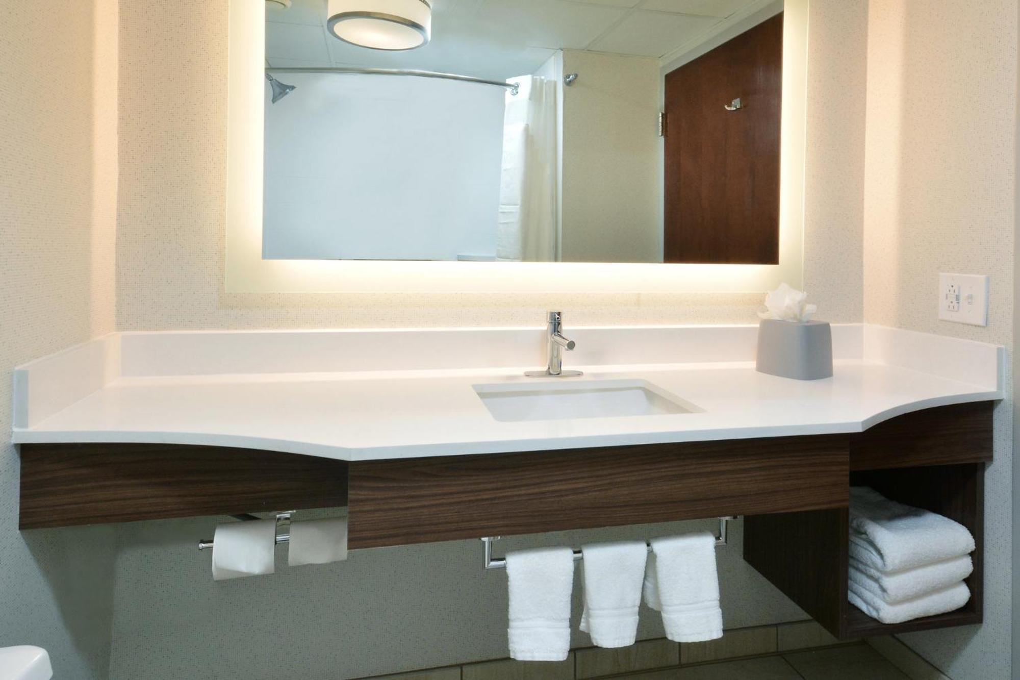 Holiday Inn Express Raleigh-Durham Airport By Ihg Morrisville Esterno foto