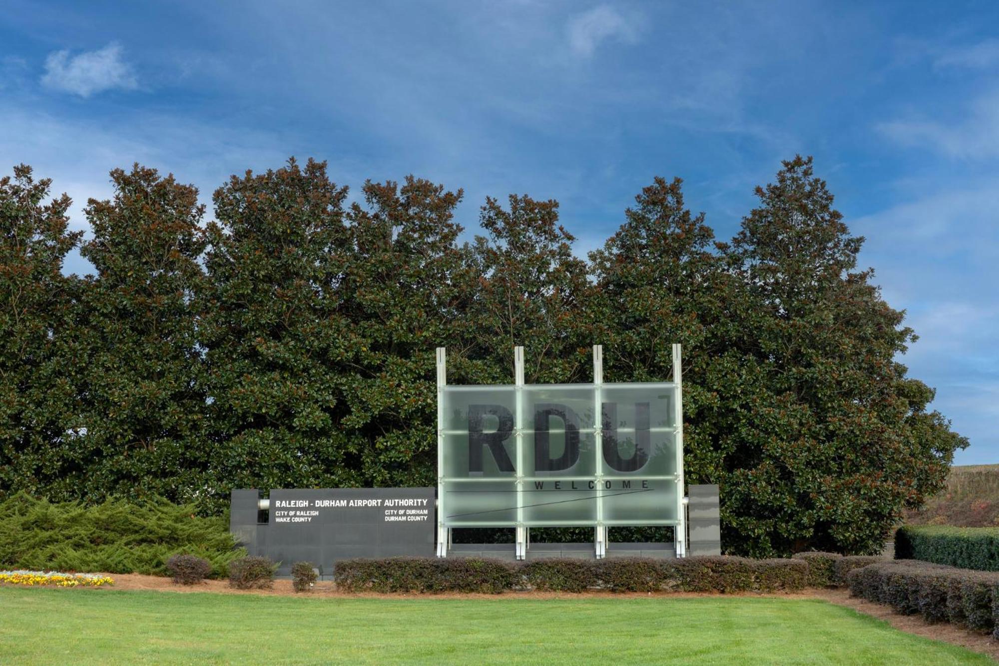 Holiday Inn Express Raleigh-Durham Airport By Ihg Morrisville Esterno foto