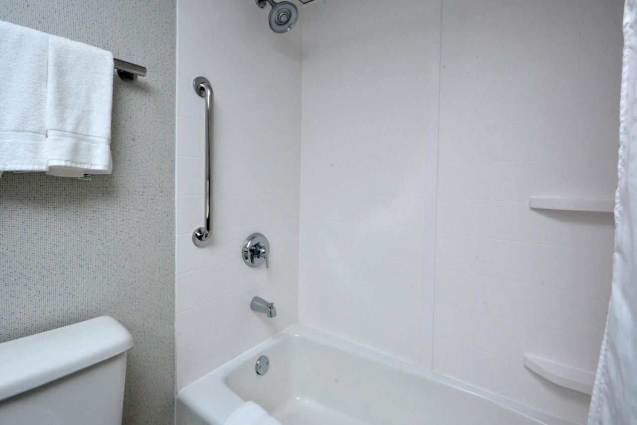Holiday Inn Express Raleigh-Durham Airport By Ihg Morrisville Esterno foto